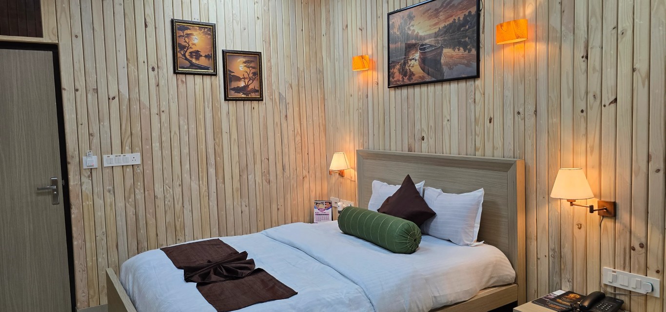 Deluxe Double Room at House of Sheherwali heritage hotel in Murshidabad